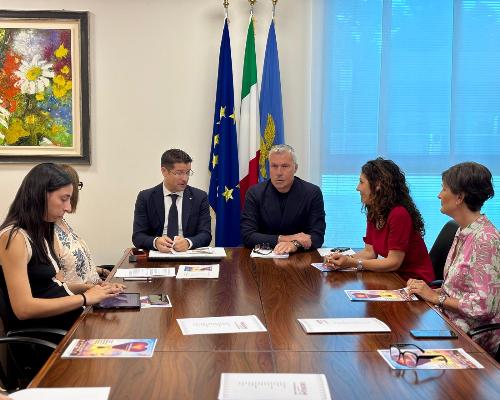 L'assessore regionale alle Attività produttive e Turismo Sergio Emidio Bini alla presentazione ufficiale de "La Notte Romantica nei borghi più belli d'Italia" 2025.